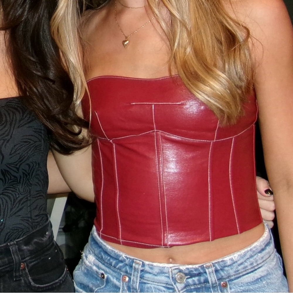 Women's Red Strapless Top